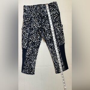Athleta Women Cropped Leggings in a size XS.